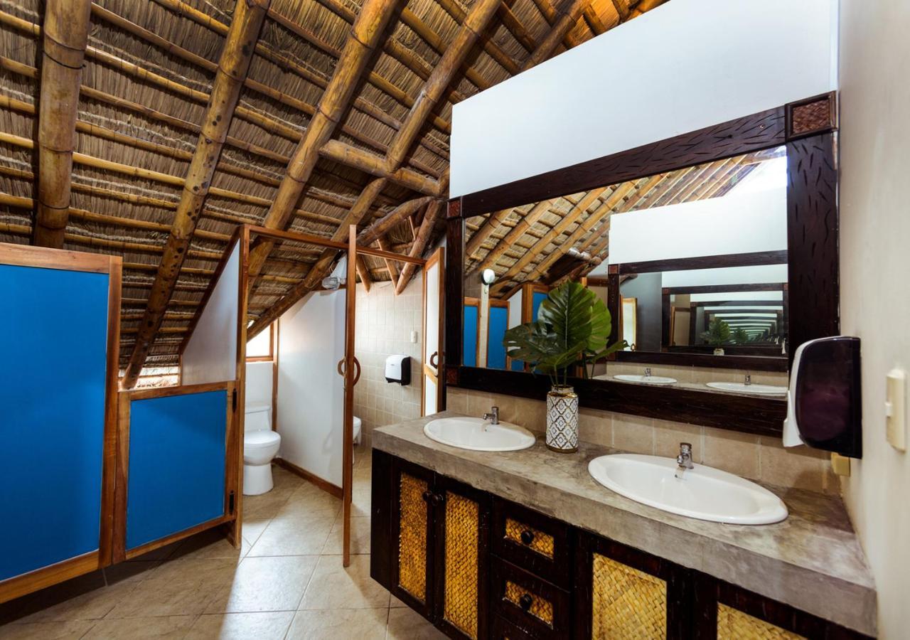 Slumber Party Hotel Montanita